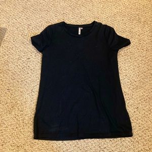 Plain Black Banana Republic tee!